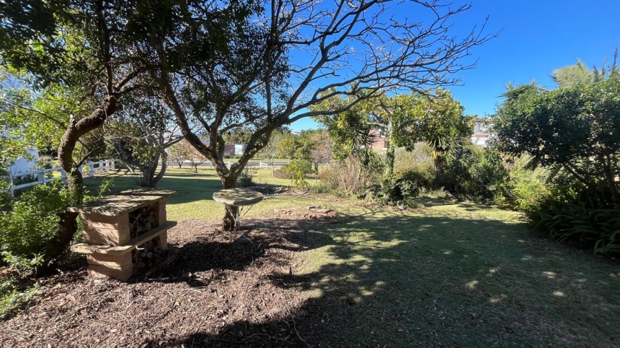 3 Bedroom Property for Sale in Wavecrest Eastern Cape